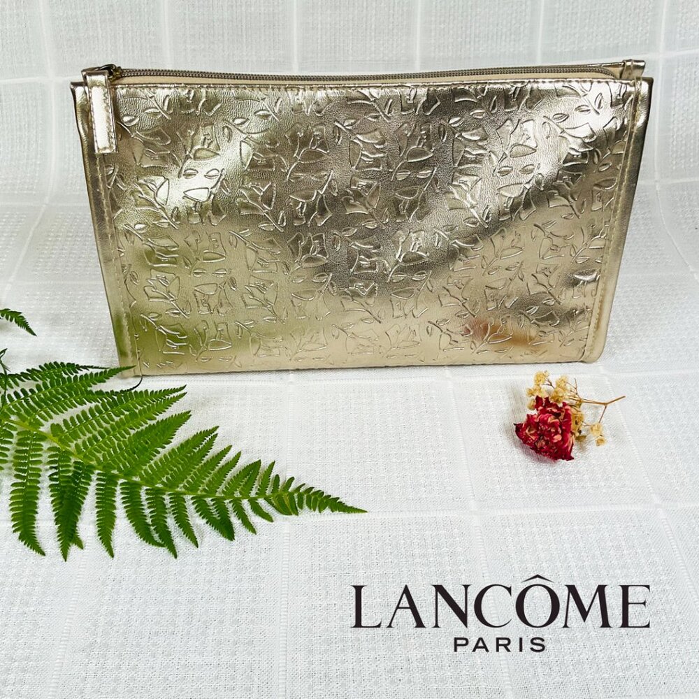 LANCÔME textured cosmetic bag